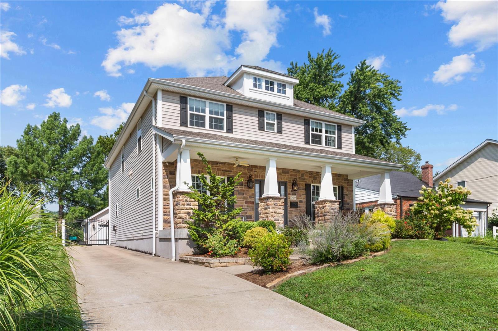 High School Terrace - Residential