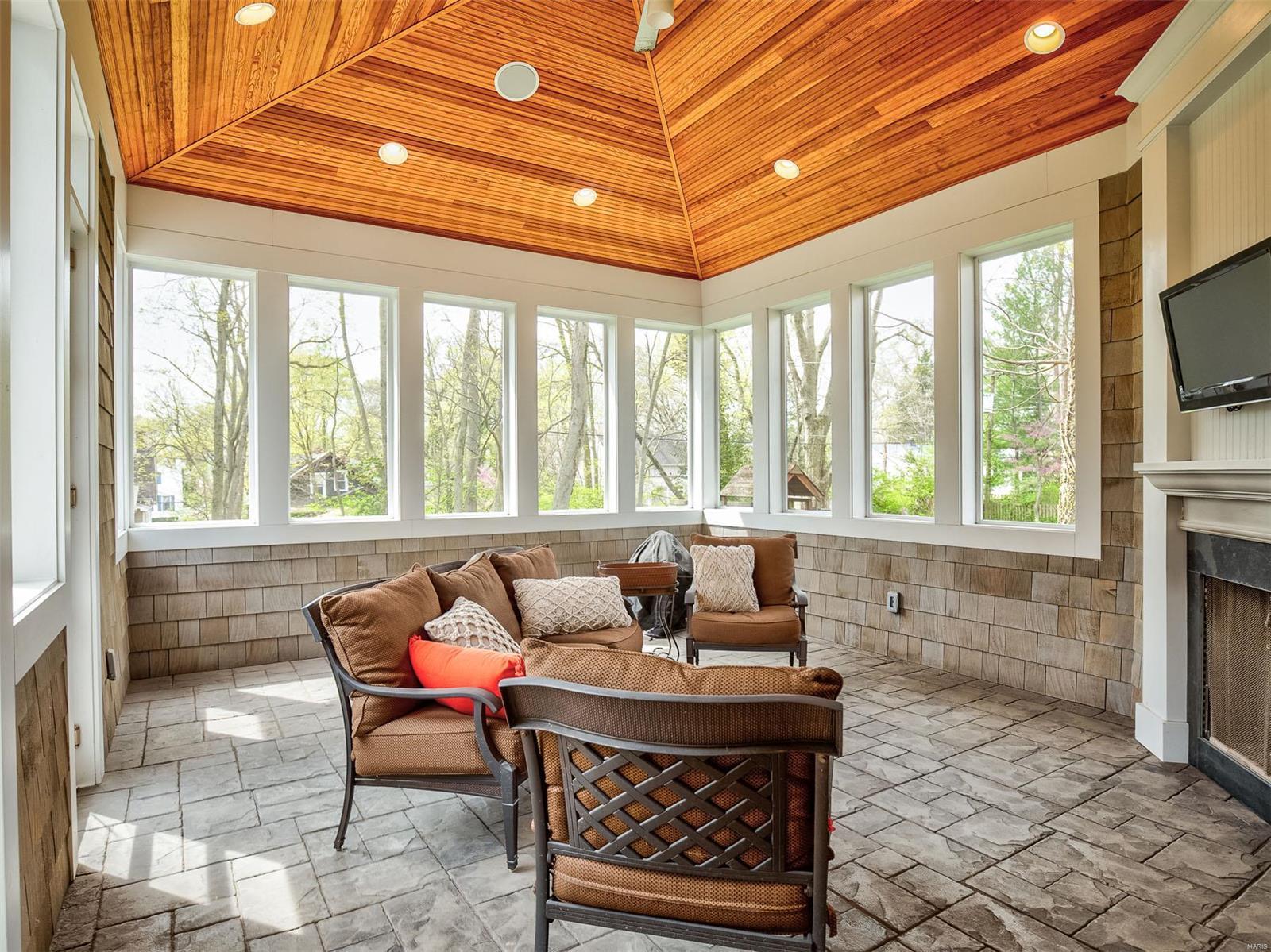 Mcdonald Tr Pt 2 Lts 31 & 32 & Sarpy - Residential