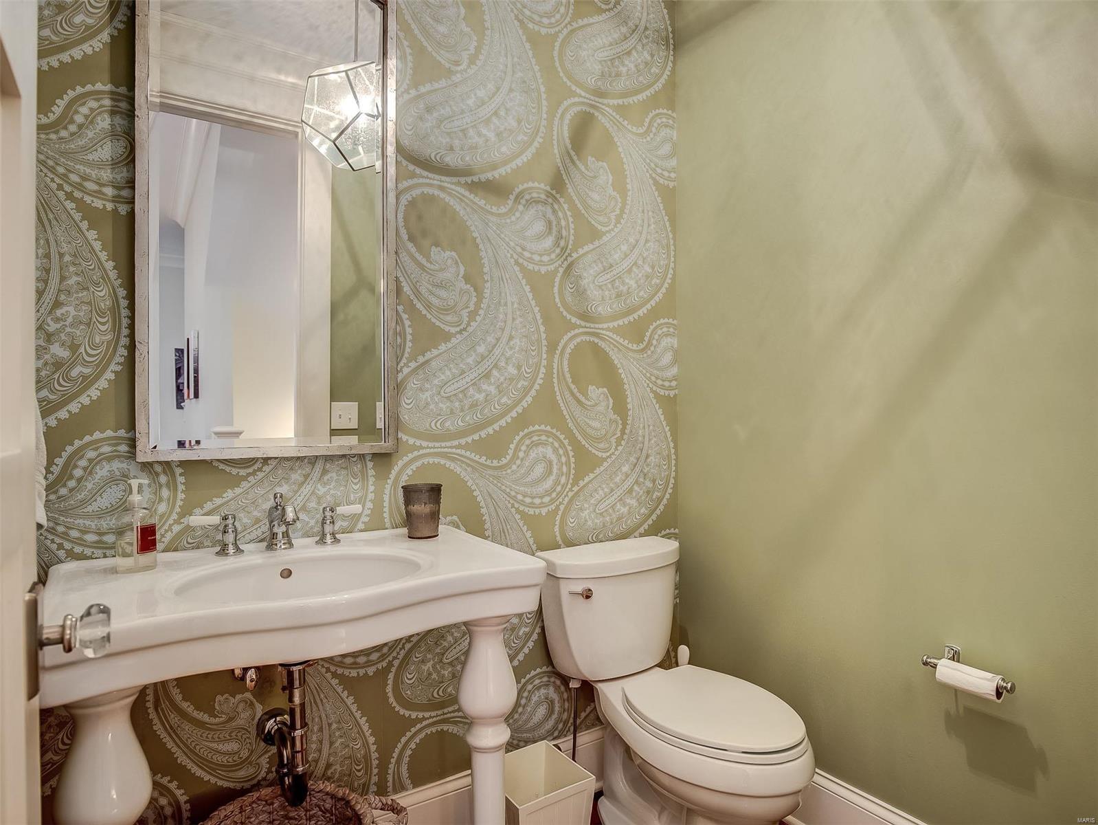 Mcdonald Tr Pt 2 Lts 31 & 32 & Sarpy - Residential