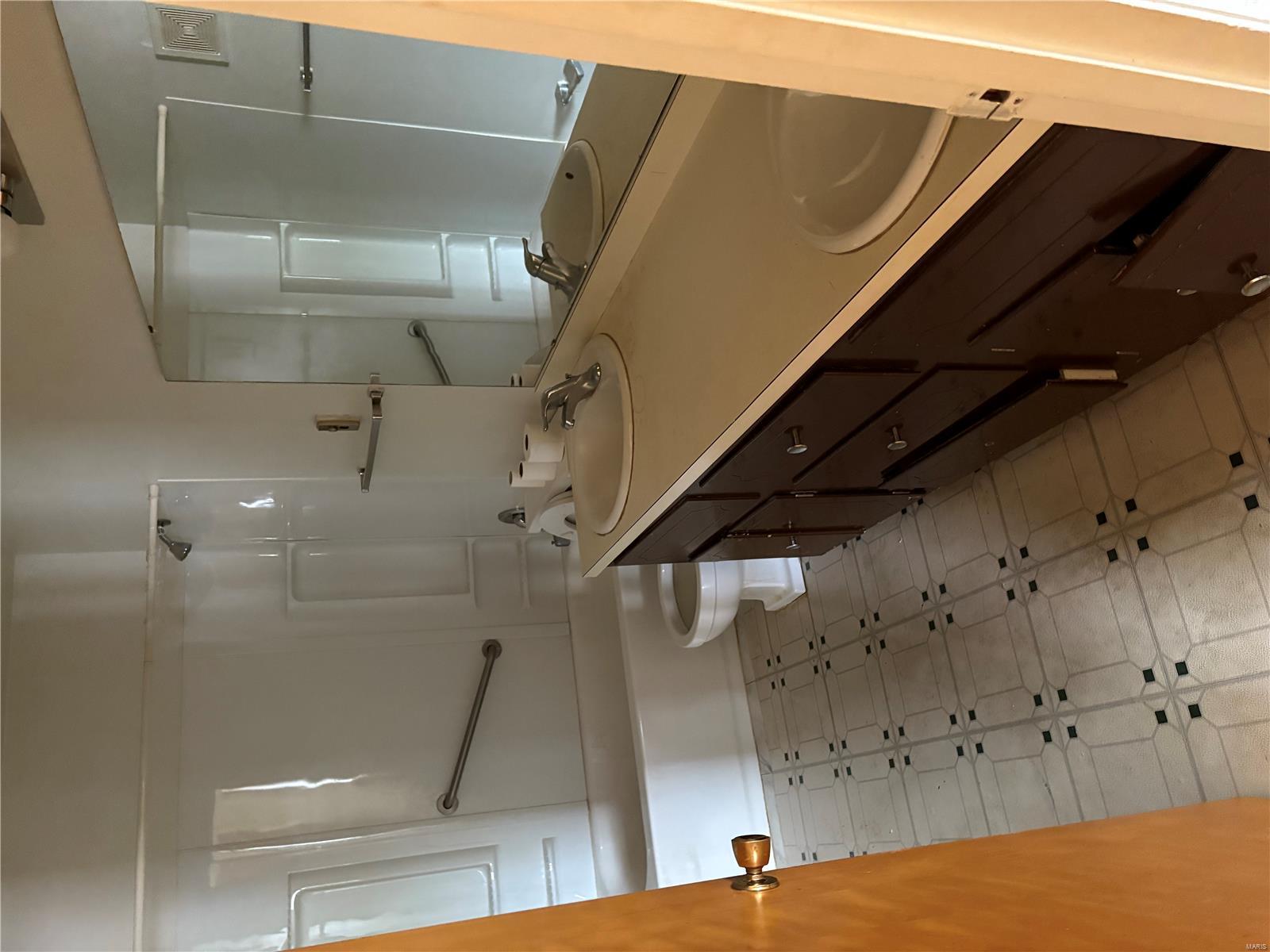 Hazelcrest Condo - Residential