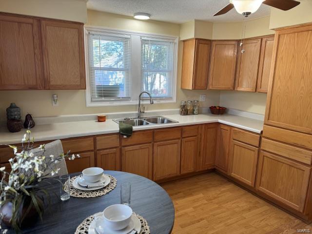 Alton, Illinois 62002, United States, 2 Bedrooms Bedrooms, ,1 BathroomBathrooms,Residential,Pending,37917