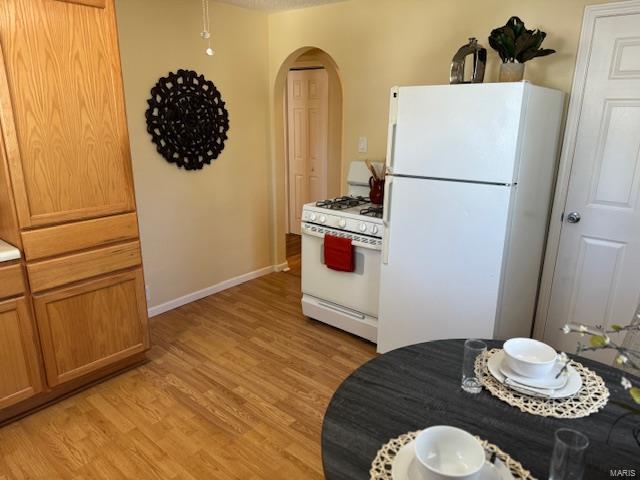 Alton, Illinois 62002, United States, 2 Bedrooms Bedrooms, ,1 BathroomBathrooms,Residential,Pending,37917