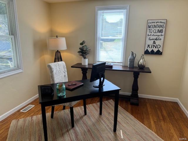 Alton, Illinois 62002, United States, 2 Bedrooms Bedrooms, ,1 BathroomBathrooms,Residential,Pending,37917