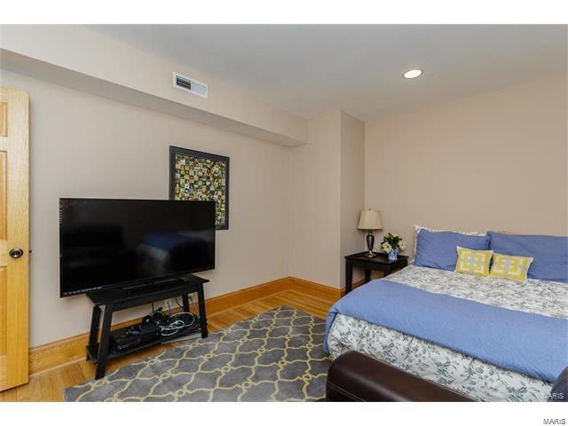 6334 Southwood Condo - Residential