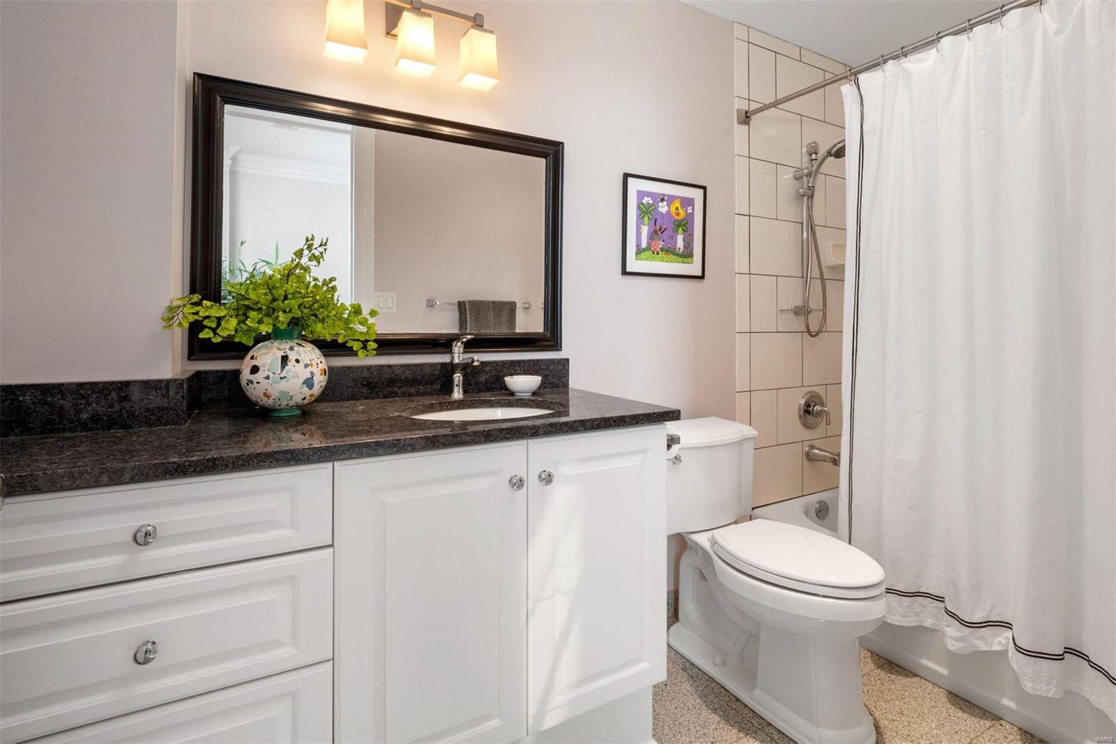 Residence At 800 S Hanley A Condo - Residential