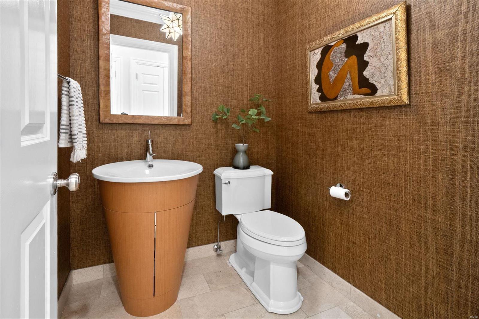 Residence At 800 S Hanley A Condo - Residential