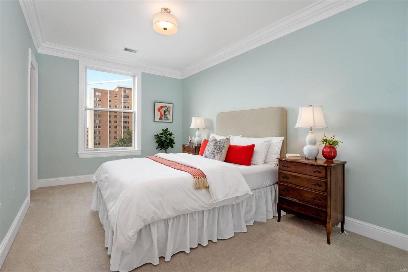 Residence At 800 S Hanley A Condo - Residential