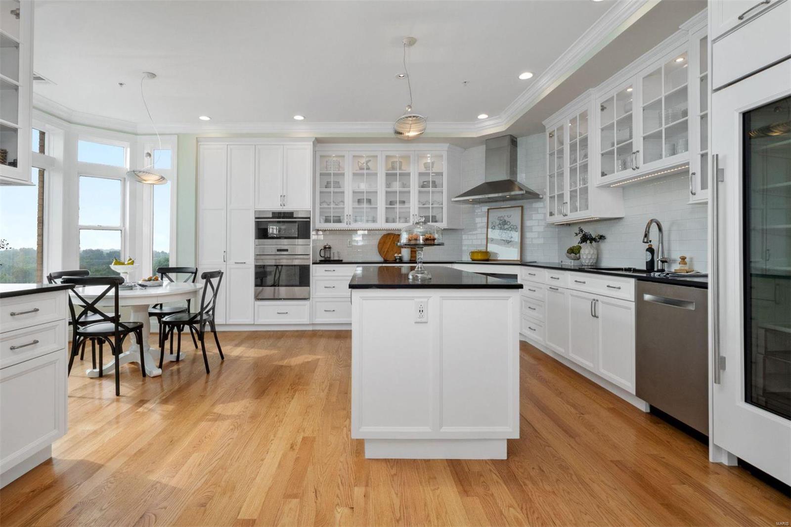 Residence At 800 S Hanley A Condo - Residential