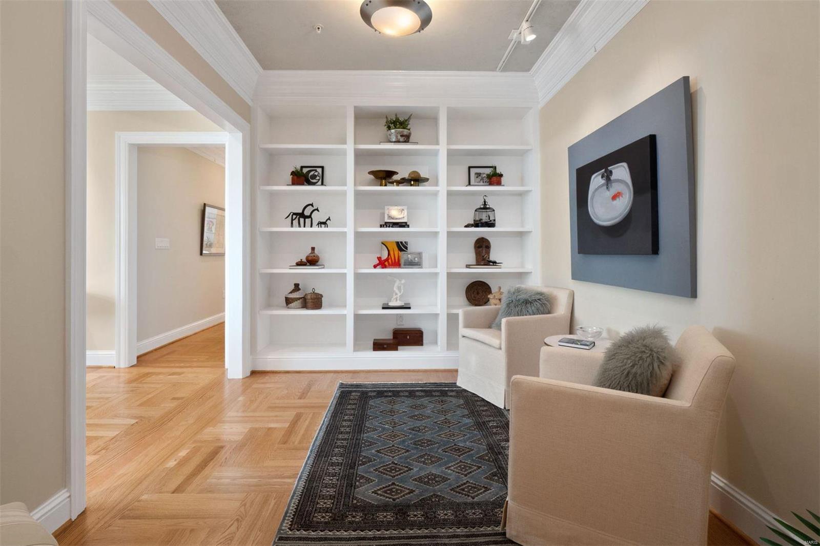 Residence At 800 S Hanley A Condo - Residential