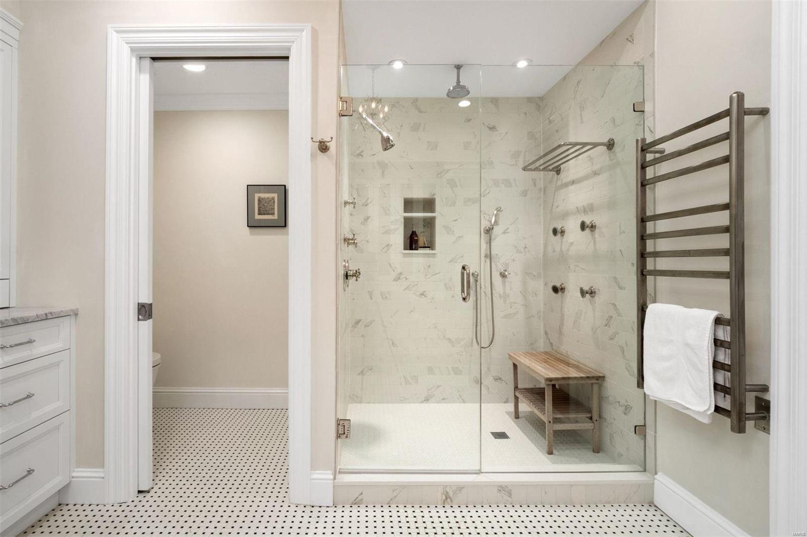 Residence At 800 S Hanley A Condo - Residential