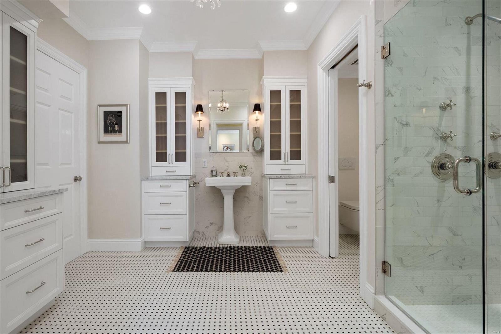 Residence At 800 S Hanley A Condo - Residential