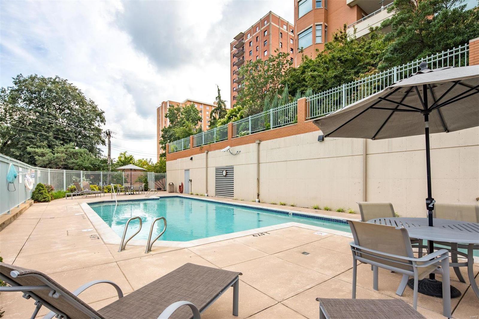 Residence At 800 S Hanley A Condo - Residential