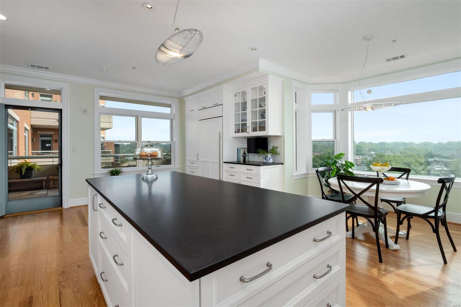 Residence At 800 S Hanley A Condo - Residential