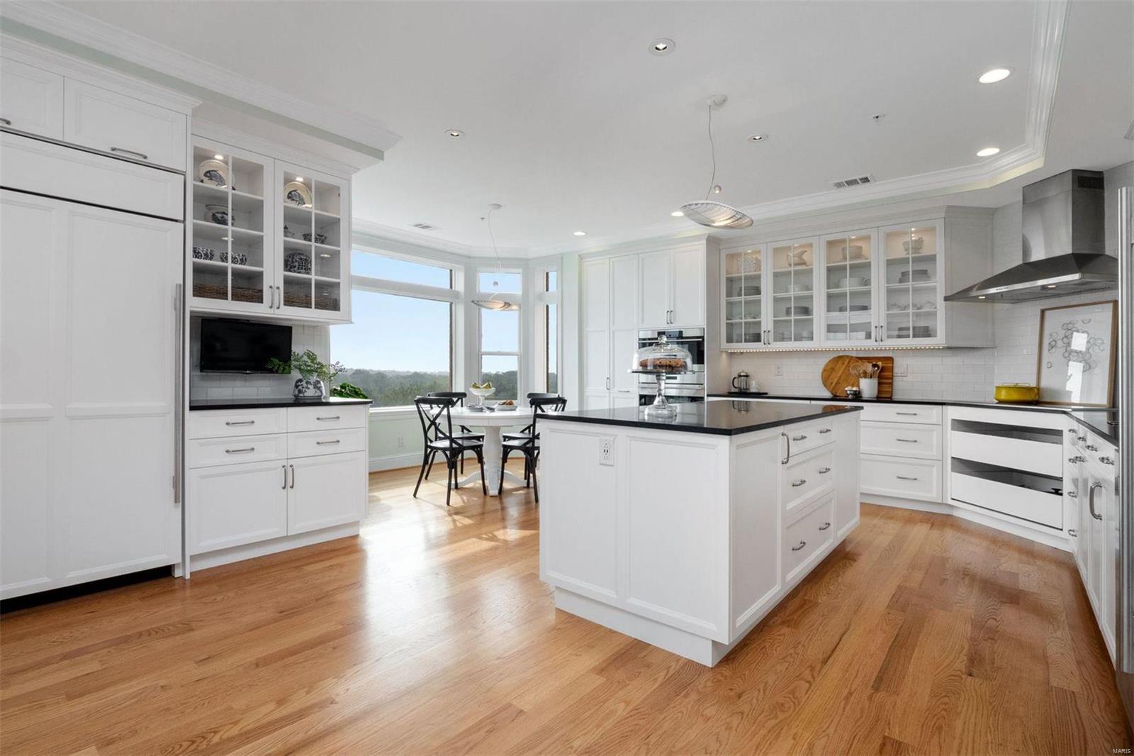 Residence At 800 S Hanley A Condo - Residential