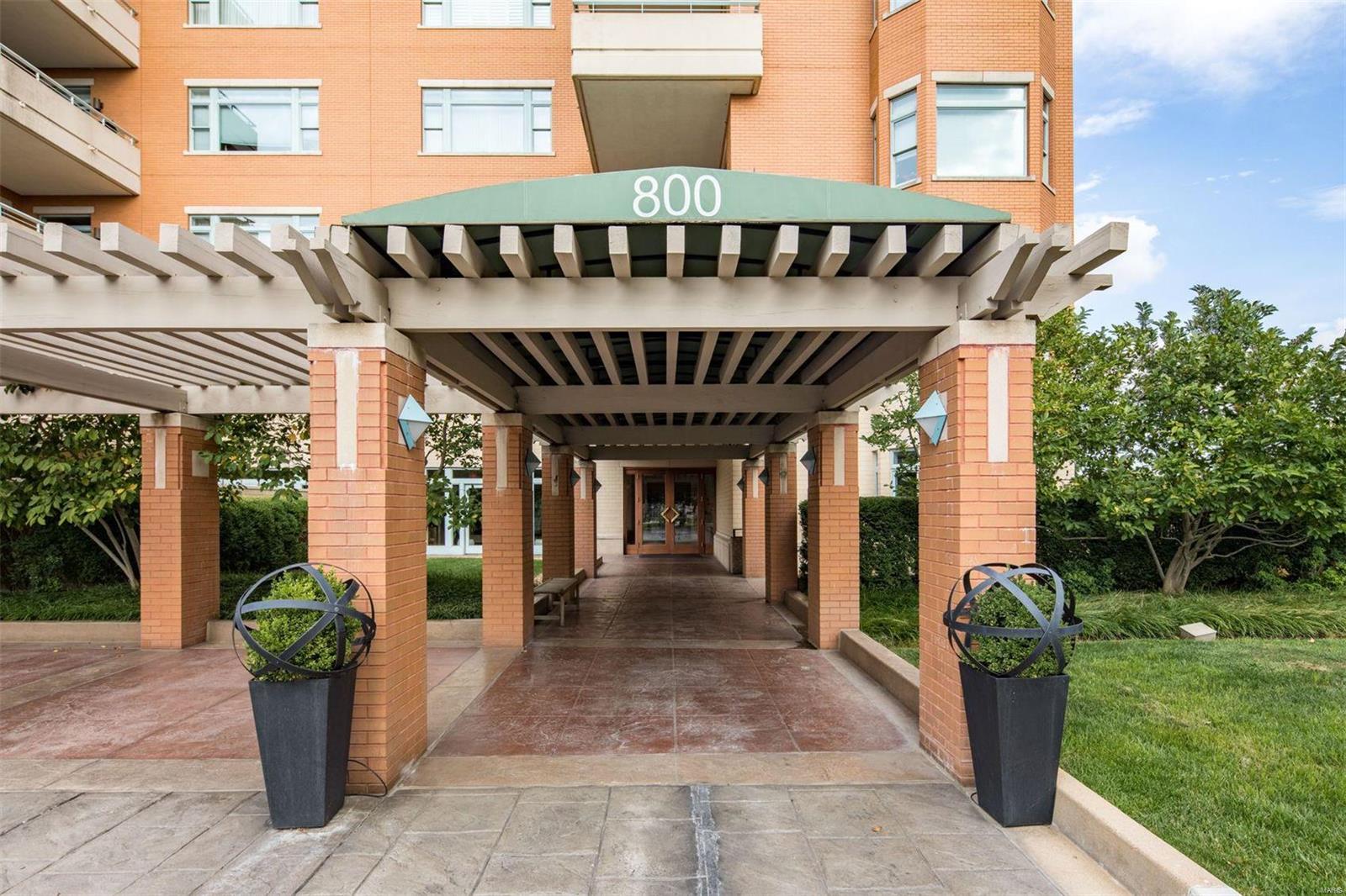 Residence At 800 S Hanley A Condo - Residential