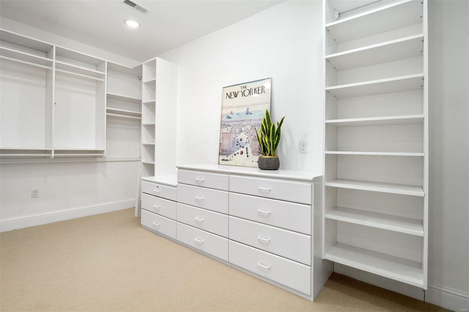 Residence At 800 S Hanley A Condo - Residential