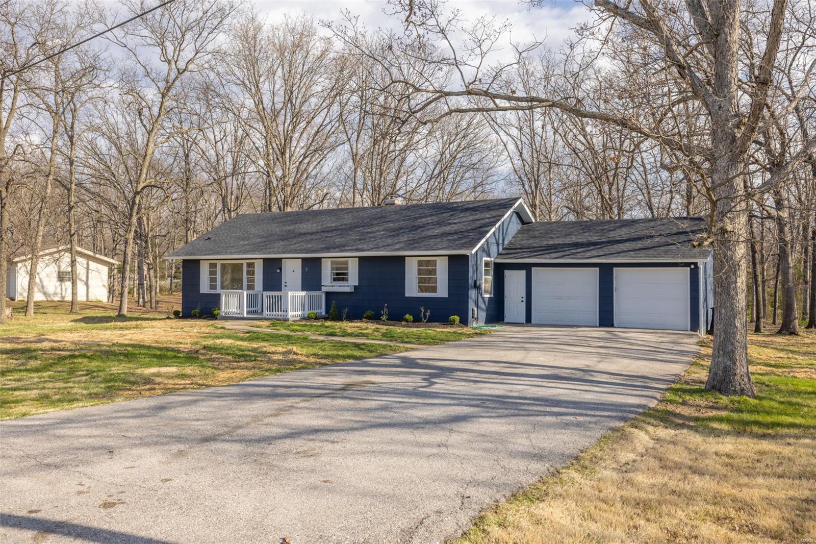 2 Hawthorne Drive