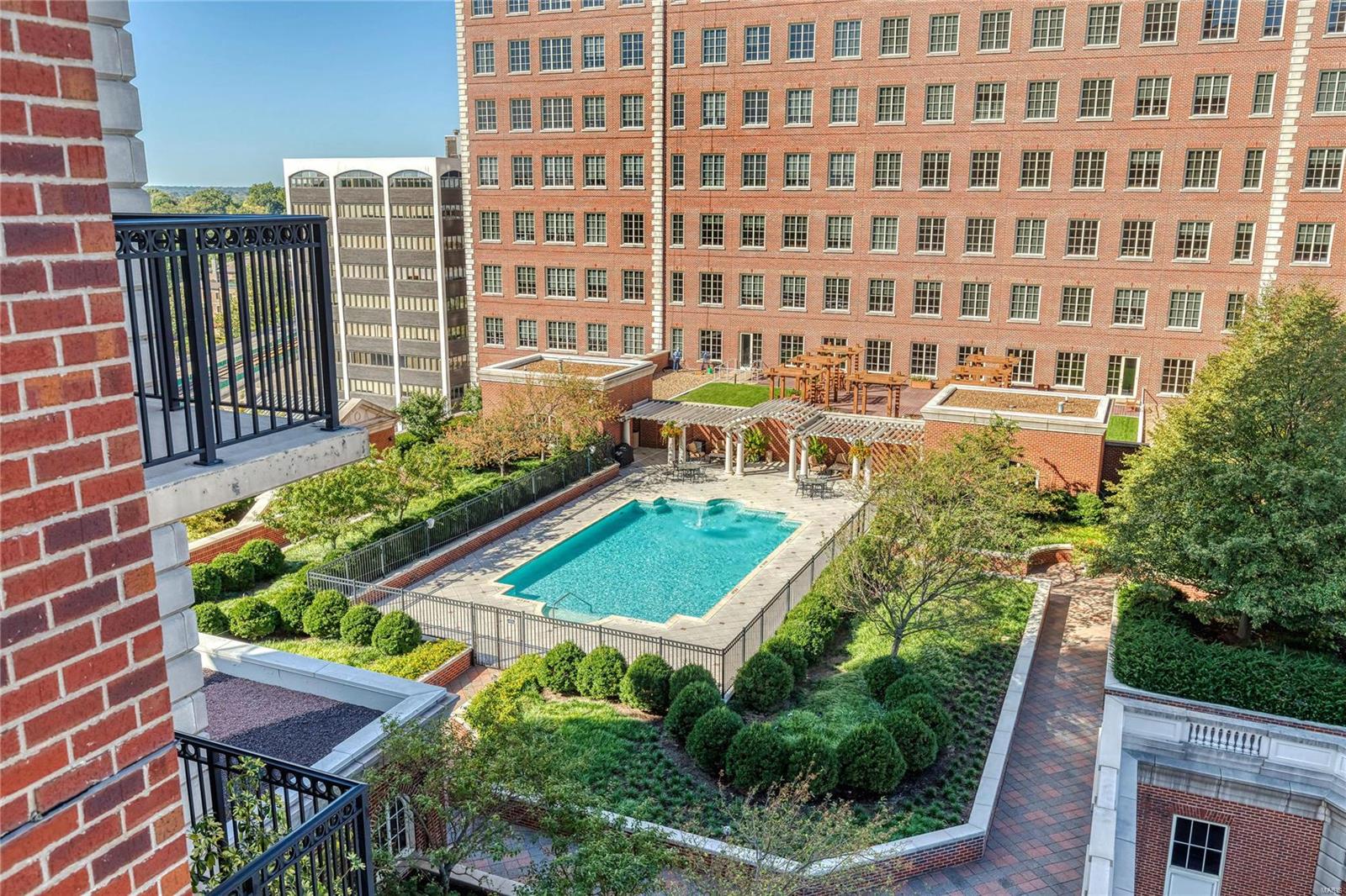 Plaza In Clayton A Condo The - Residential