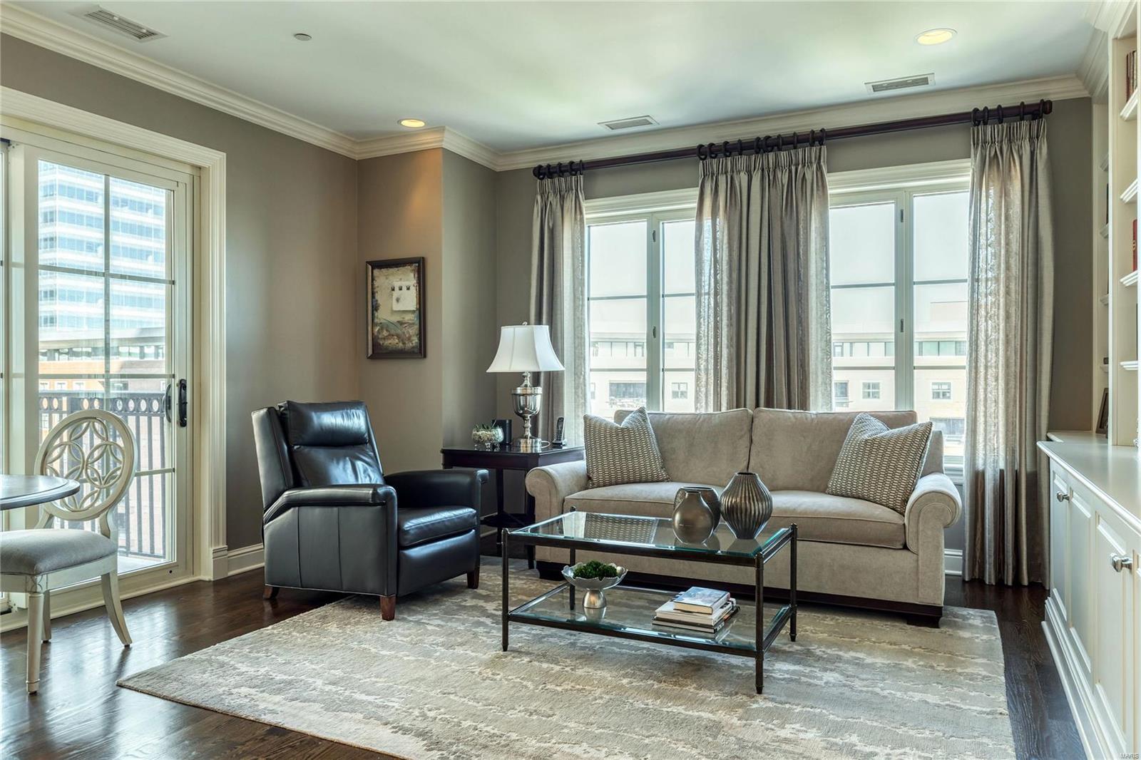 Plaza In Clayton A Condo The - Residential