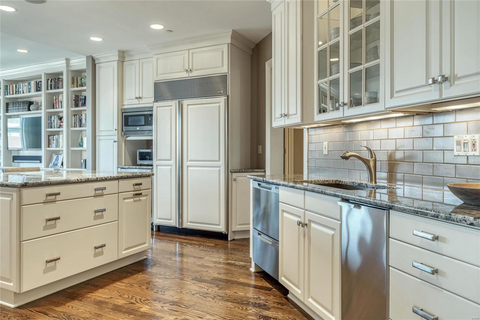 Plaza In Clayton A Condo The - Residential