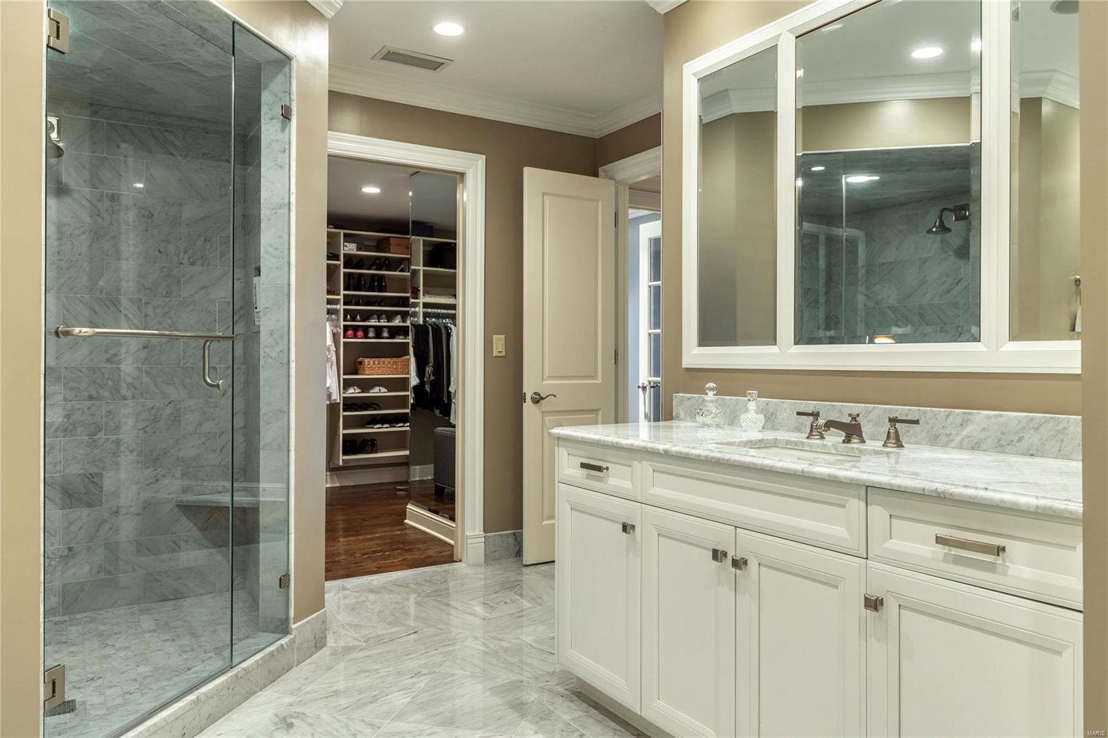 Plaza In Clayton A Condo The - Residential