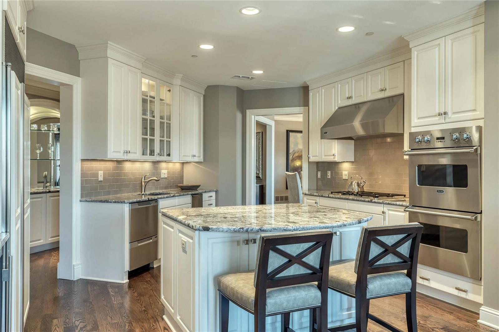 Plaza In Clayton A Condo The - Residential