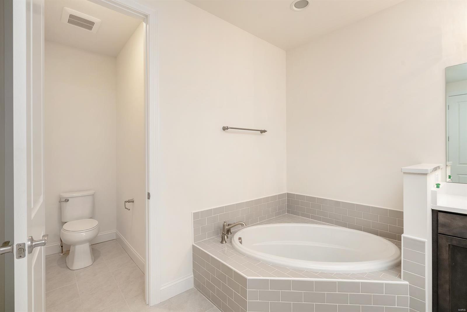 Arbors at Frontenac - Residential