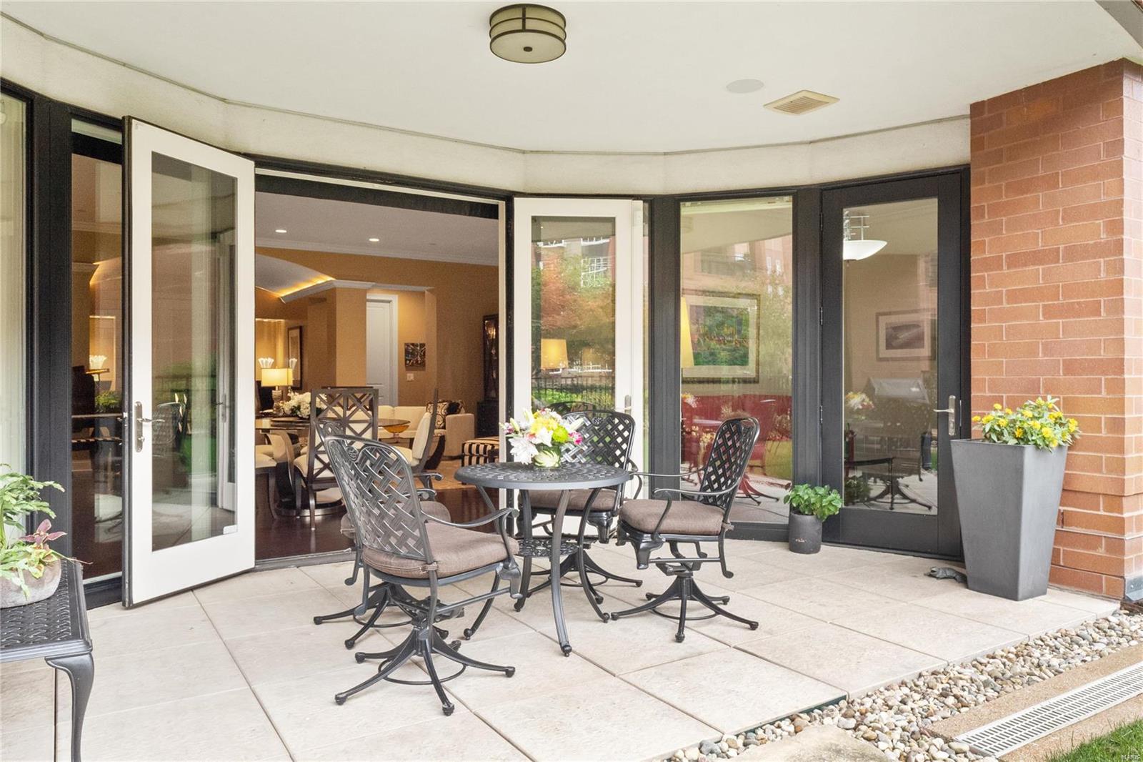 Crescent Condo - Residential