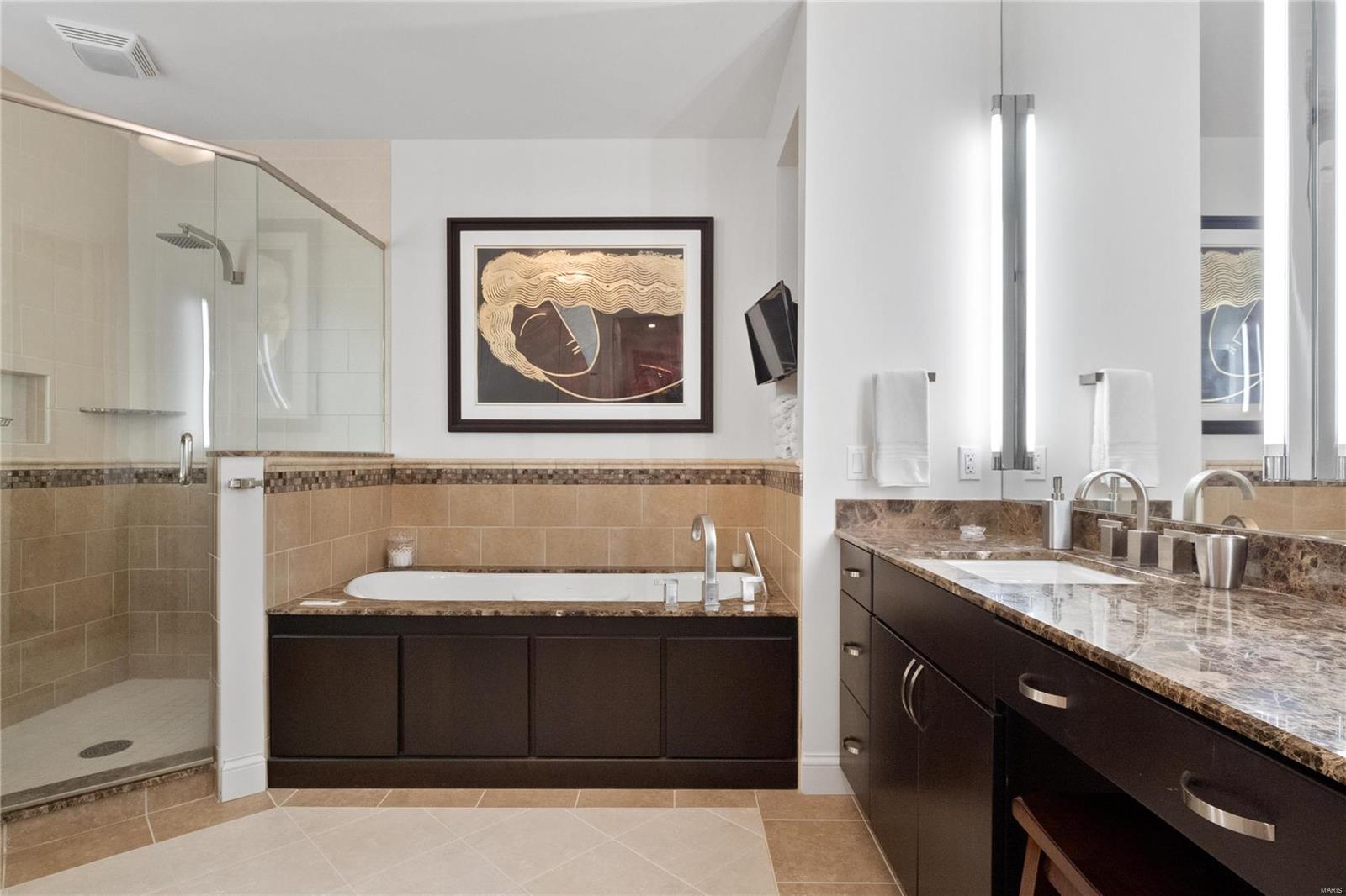 Crescent Condo - Residential