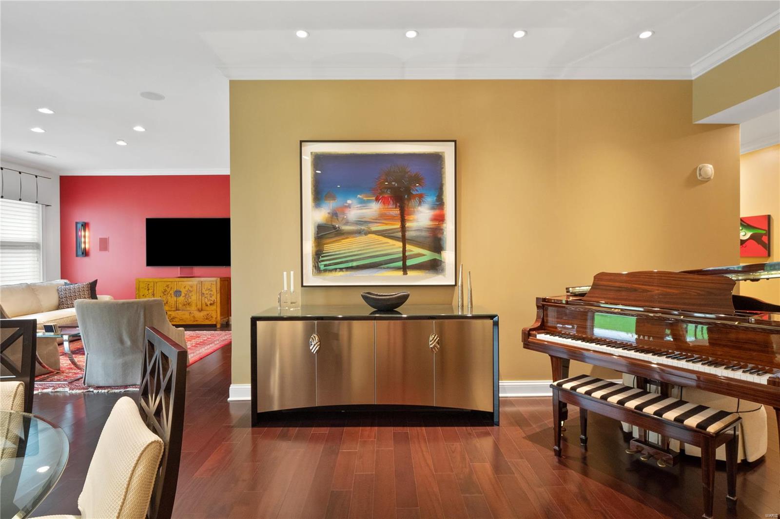 Crescent Condo - Residential