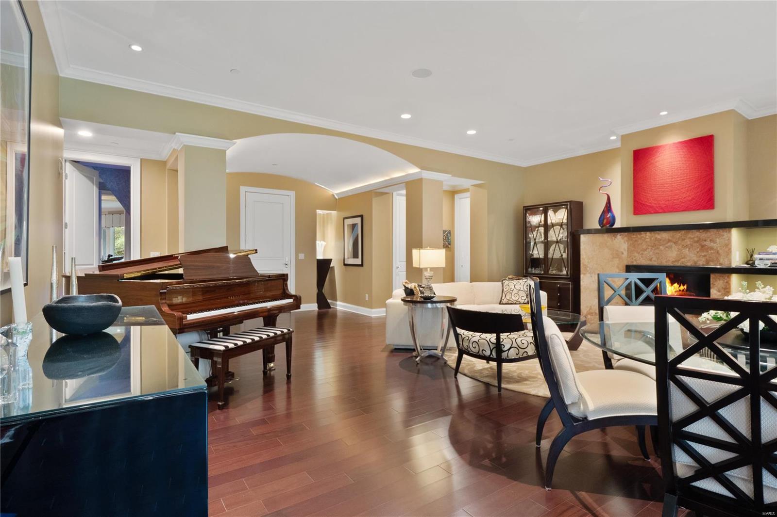 Crescent Condo - Residential