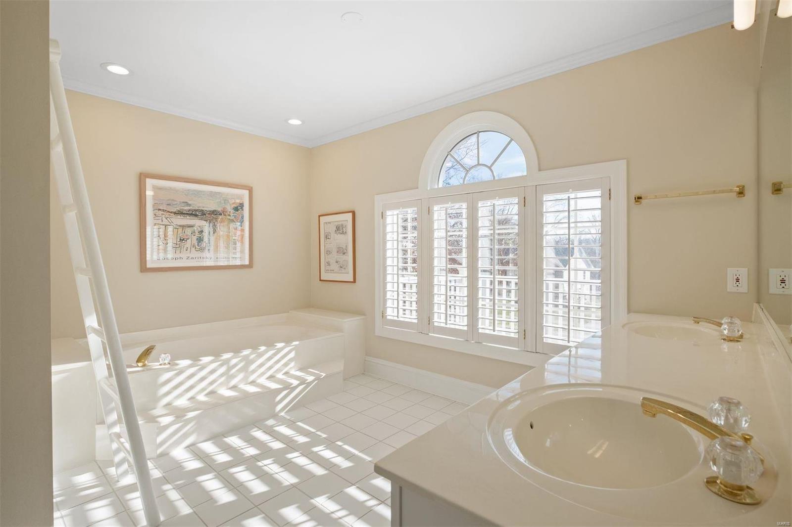 Chaminade Park - Residential