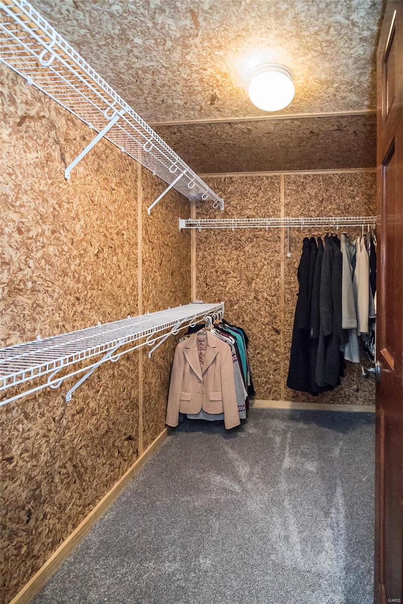 Ladue Meadows - Residential