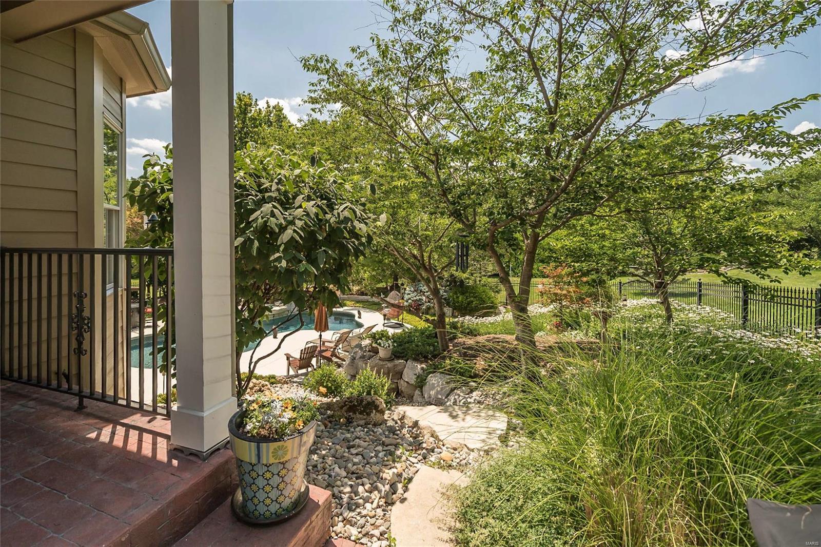 Ladue Meadows - Residential