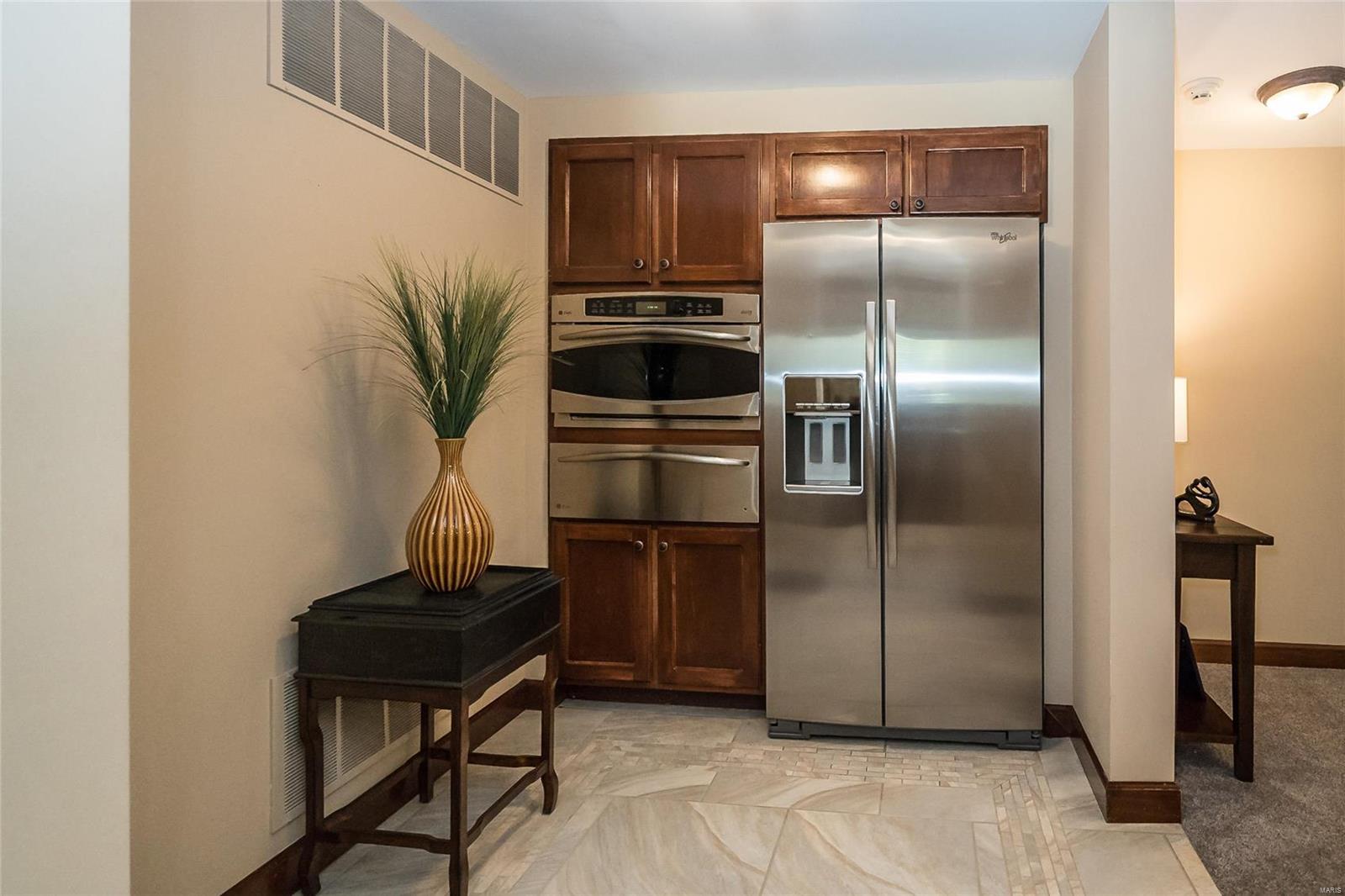 Ladue Meadows - Residential