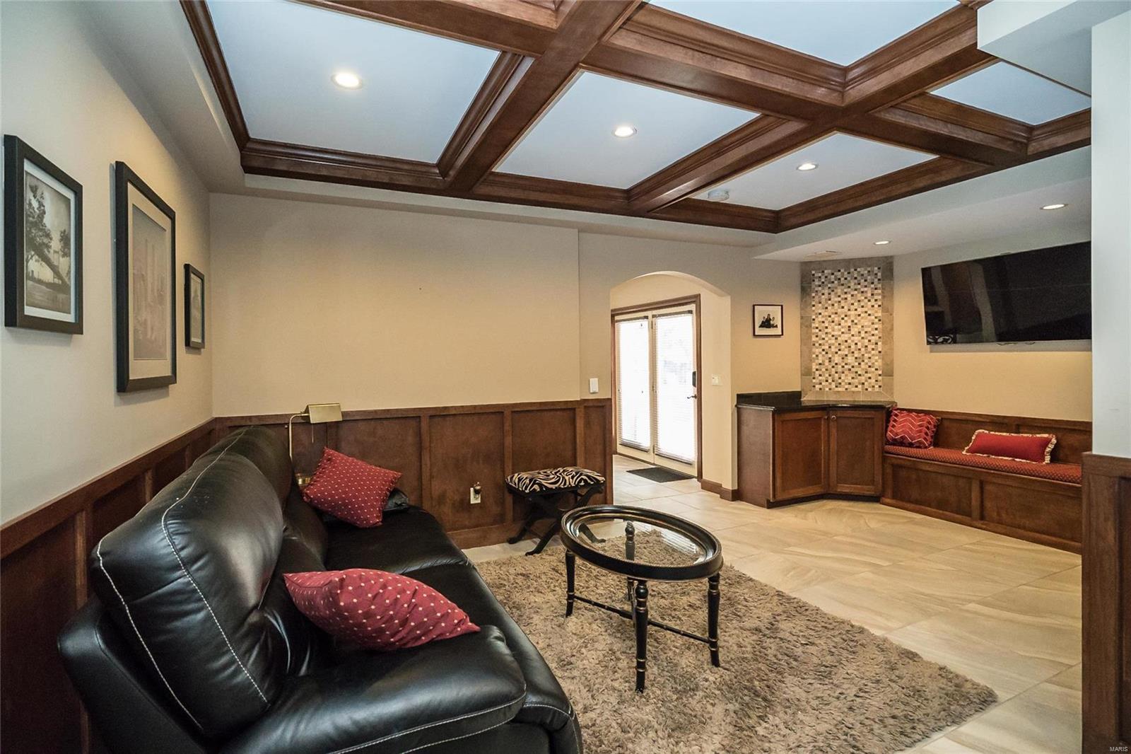 Ladue Meadows - Residential