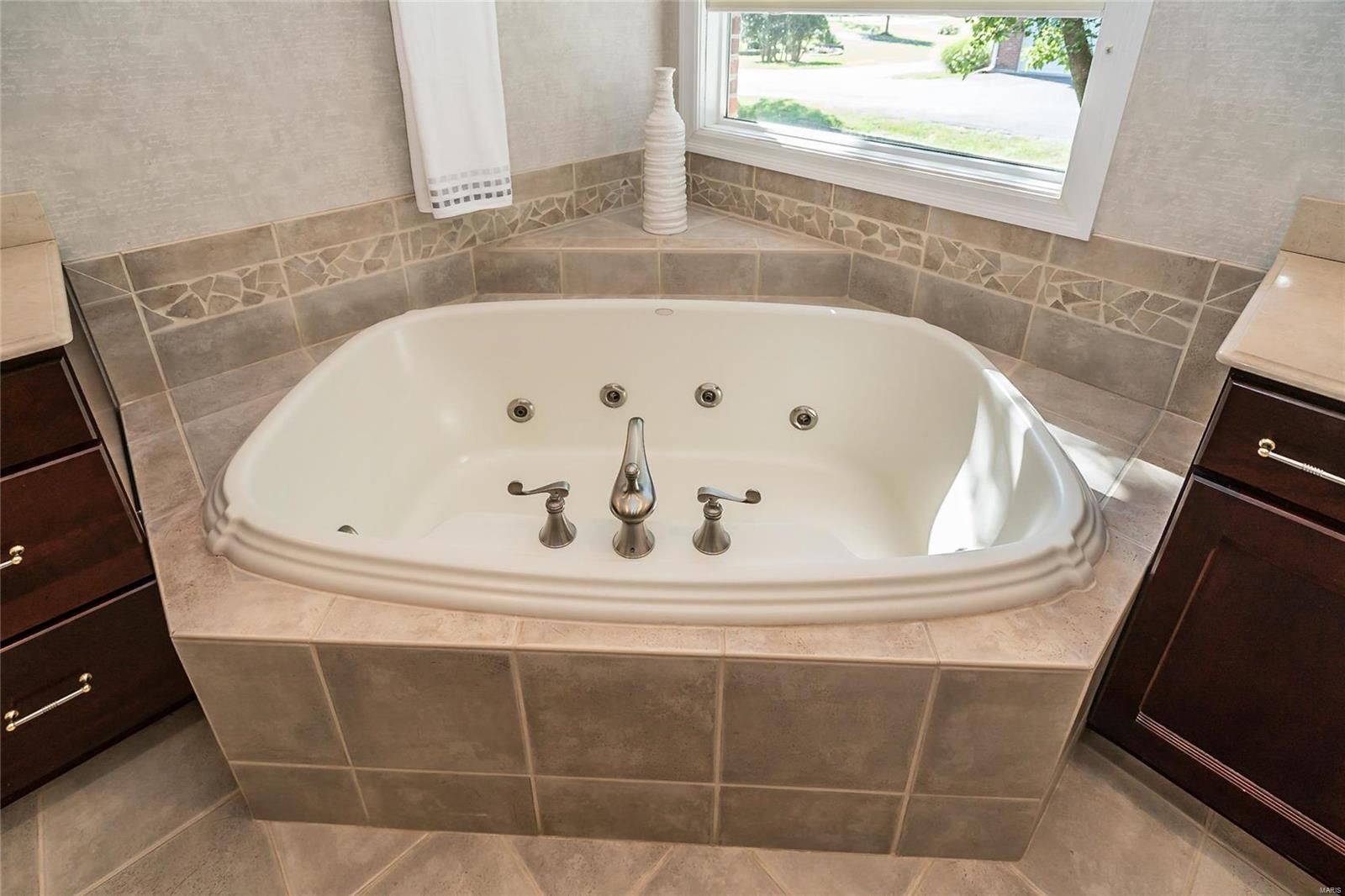 Ladue Meadows - Residential