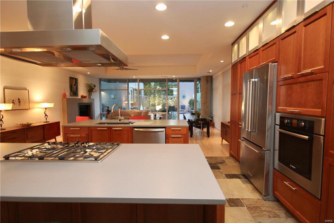 4545 Lindell Condo - Residential