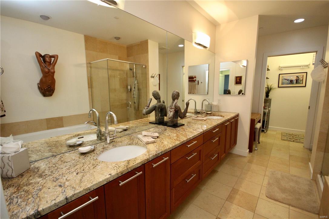 4545 Lindell Condo - Residential