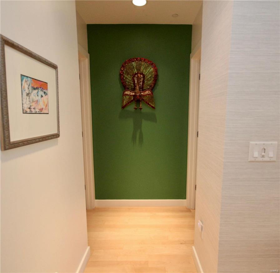 4545 Lindell Condo - Residential