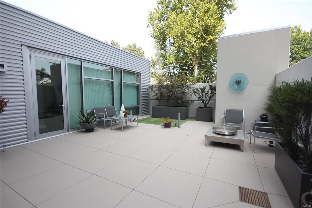 4545 Lindell Condo - Residential