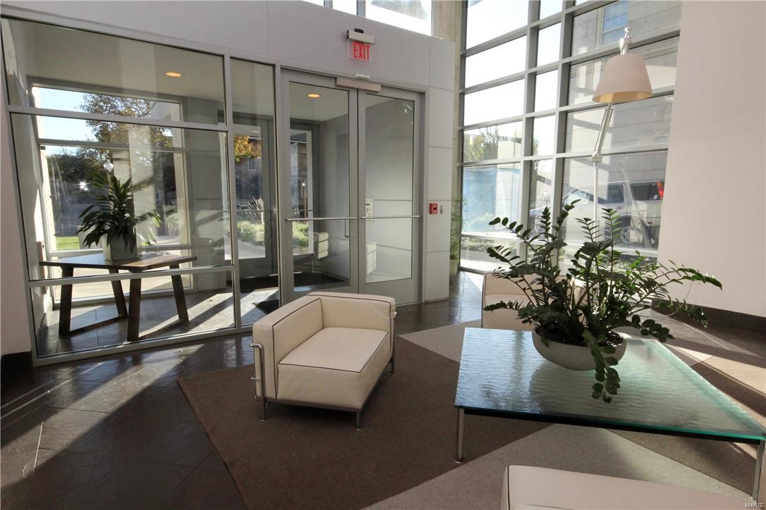 4545 Lindell Condo - Residential