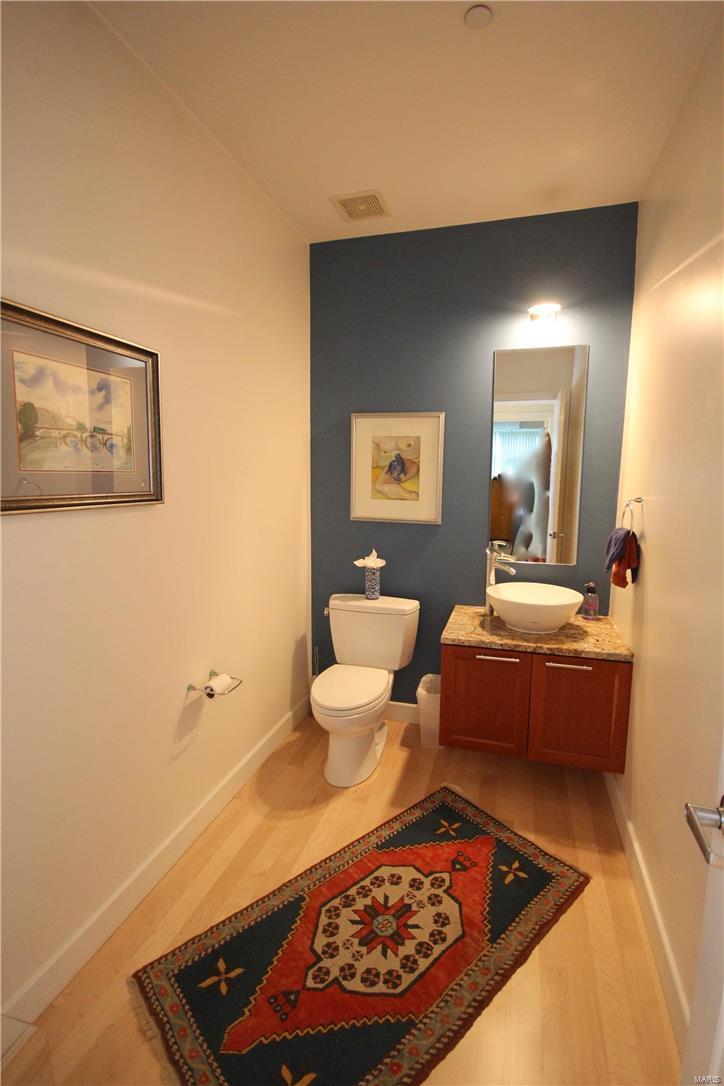 4545 Lindell Condo - Residential