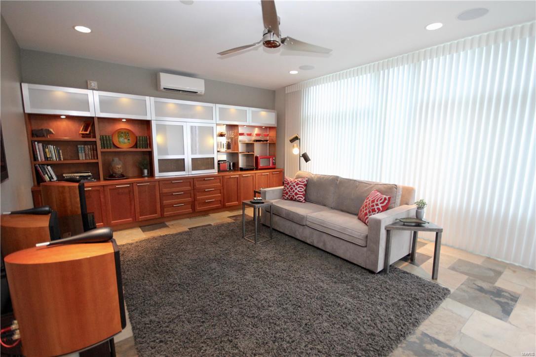 4545 Lindell Condo - Residential