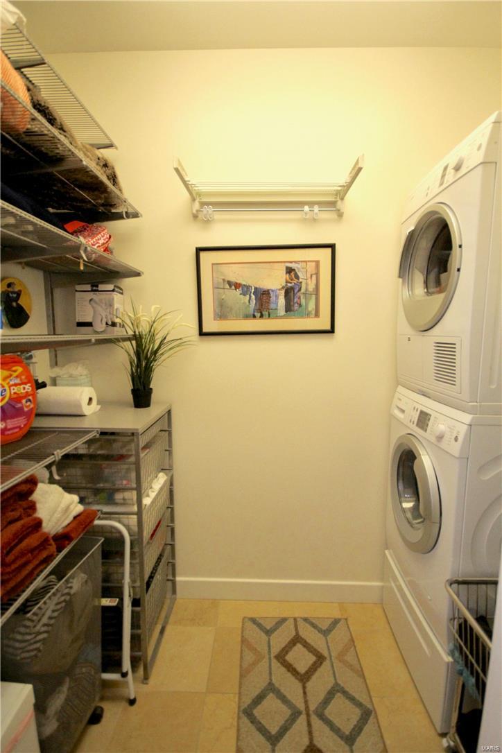 4545 Lindell Condo - Residential