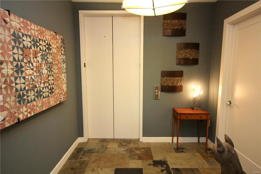 4545 Lindell Condo - Residential