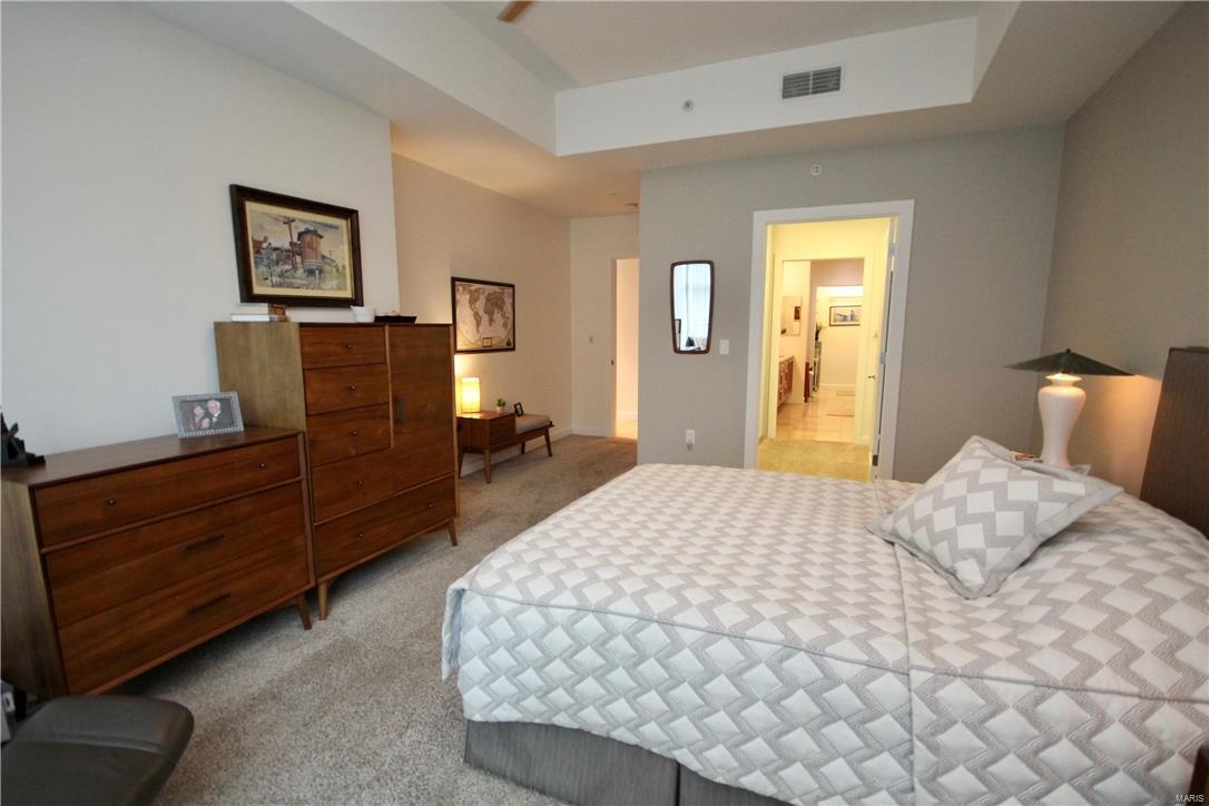 4545 Lindell Condo - Residential