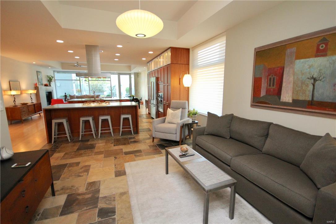 4545 Lindell Condo - Residential