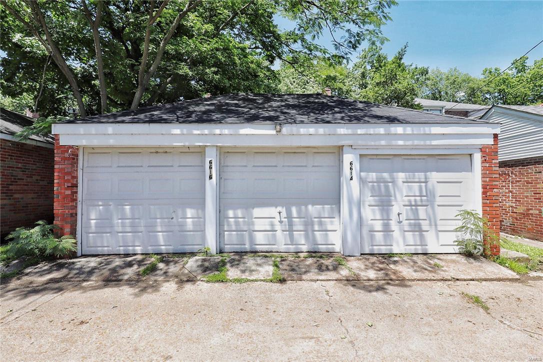 St. Louis Hills - Residential Income