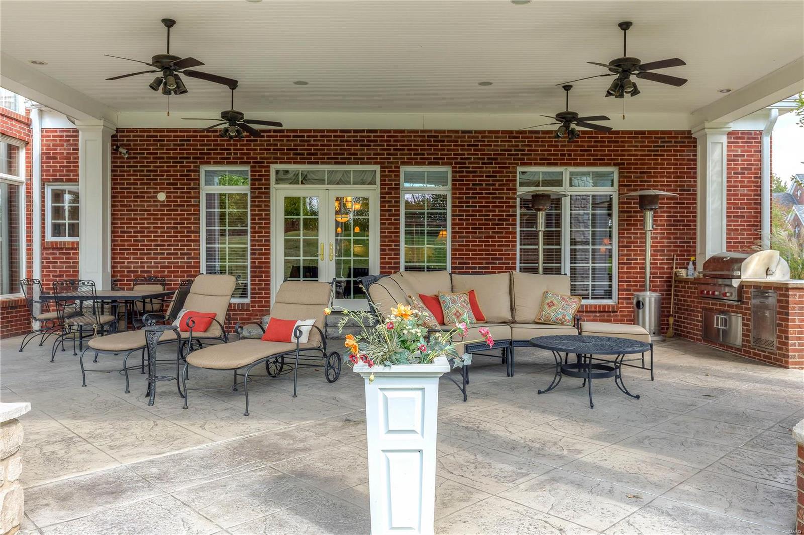 Kings Cove - Residential